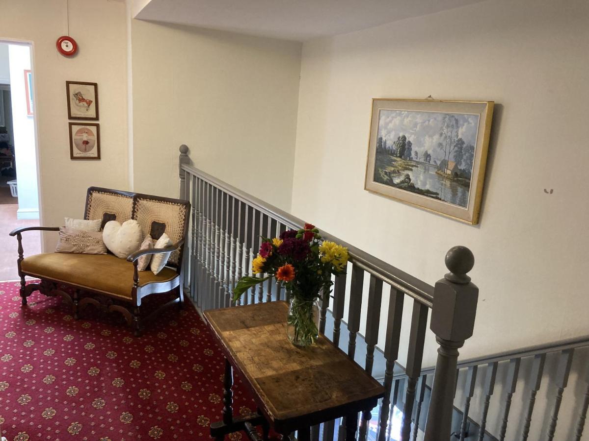 Thorverton Arms 외부 사진