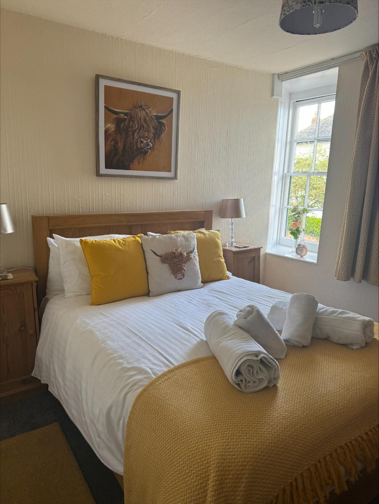 Thorverton Arms 외부 사진